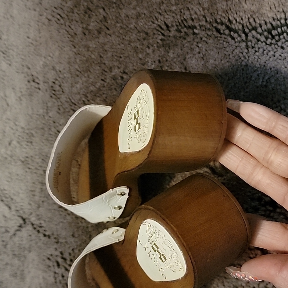 Shoes - Picture 4 of 5